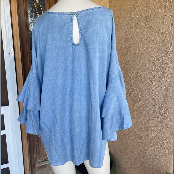 Lauren Conrad Ruffle Chambray Blouse LARGE - Picture 7 of 7